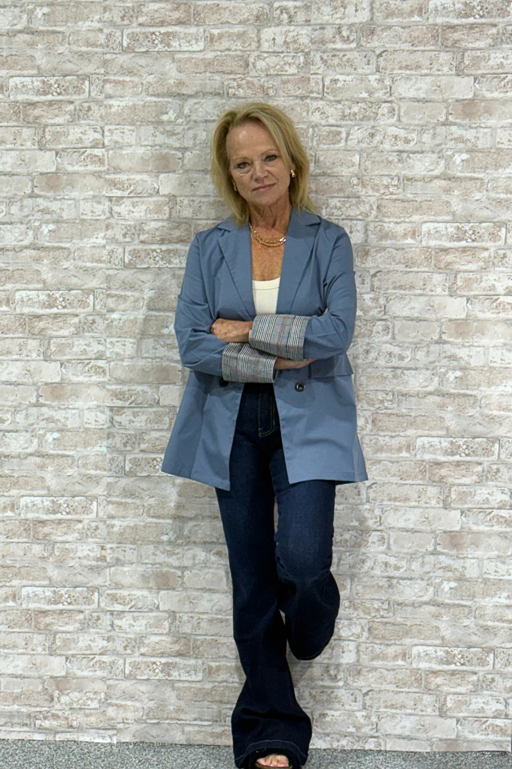 The Sculpted Rise – Dark Flared Denim